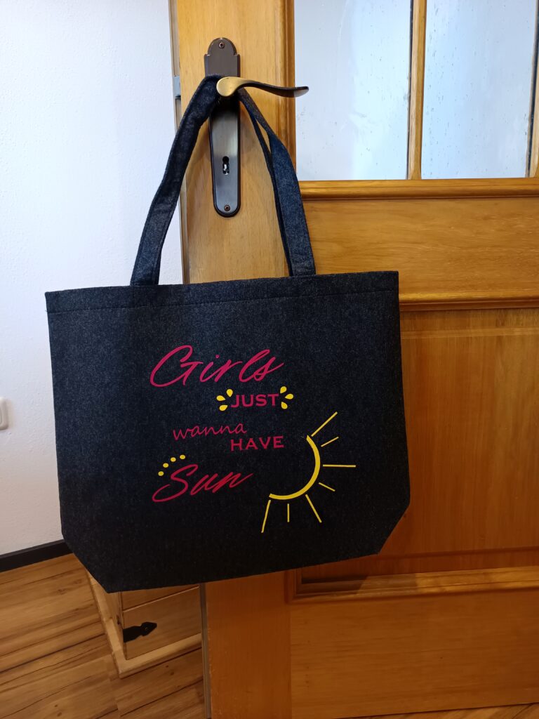 Maße: 38x42x10 / ab 20€