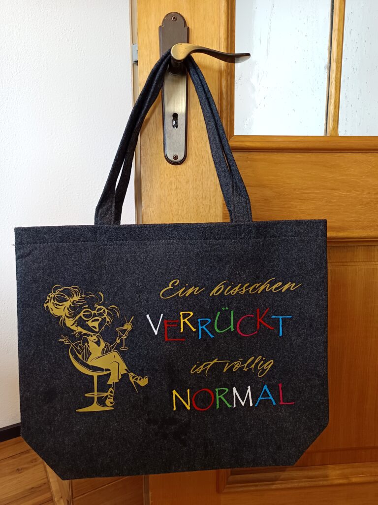 Maße: 38x42x10 / ab 20€